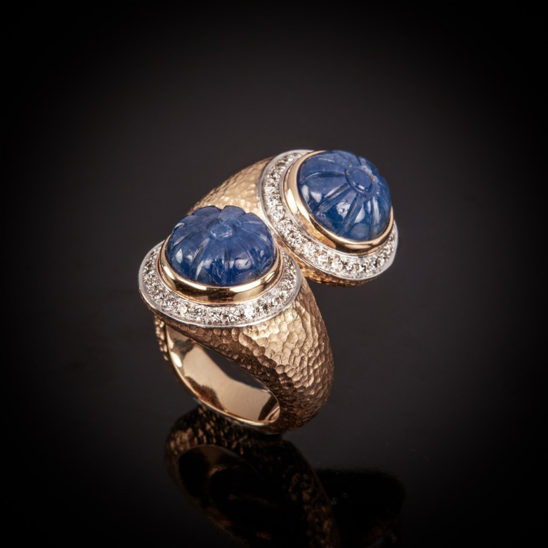 Matilde, Anello con pietre di colore e diamanti